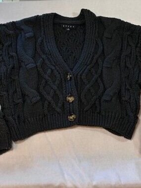 HYFVE Fall Cozy Knit Contemporary Sweater Soft Cozy Size Small